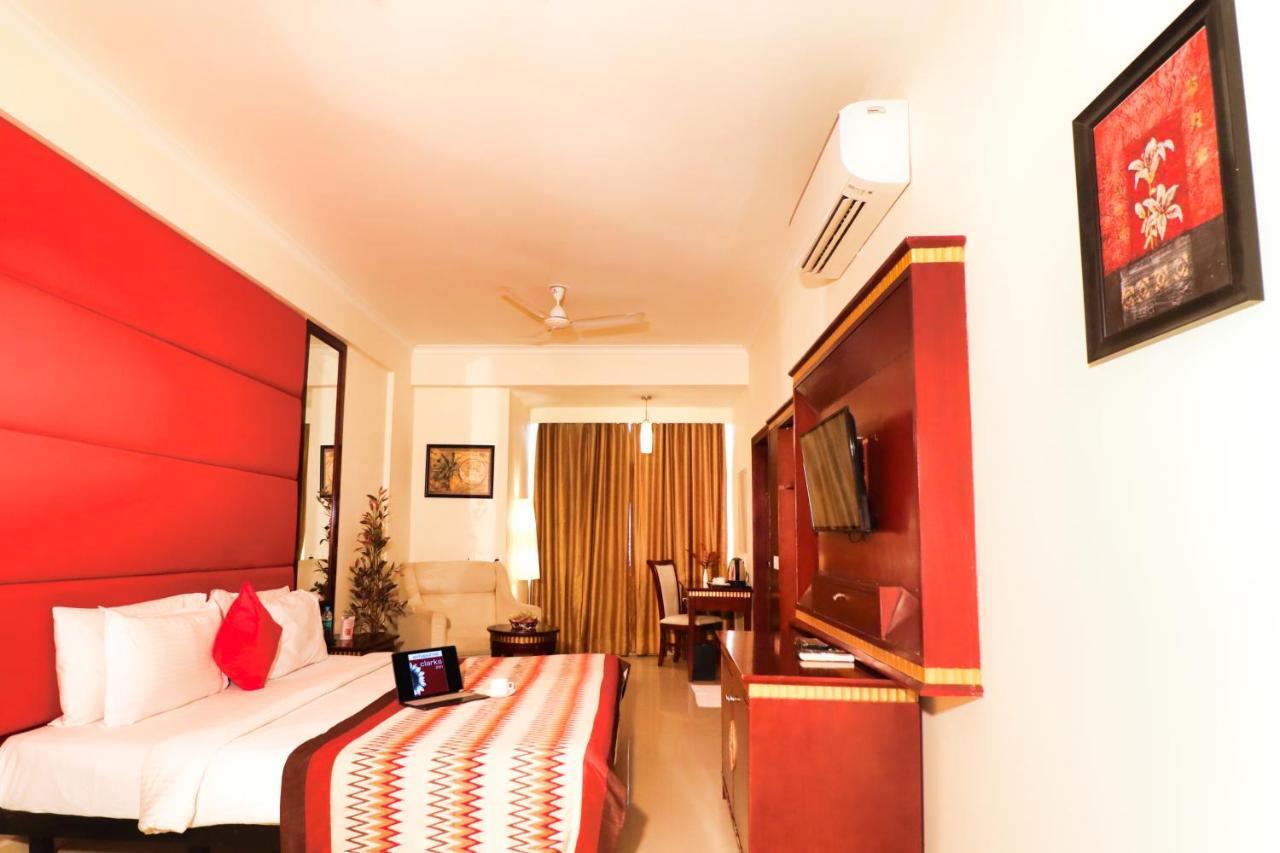 Crestmont Ashapurna Jaipur, Banipark Hotel Exterior photo