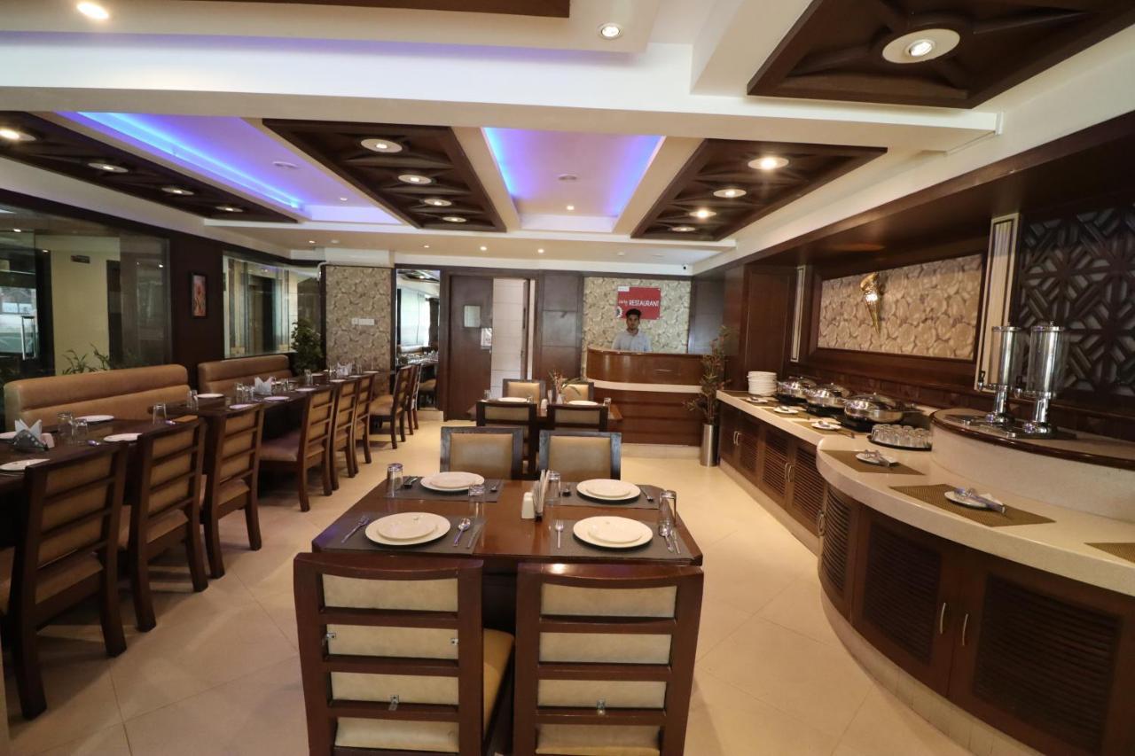 Crestmont Ashapurna Jaipur, Banipark Hotel Exterior photo