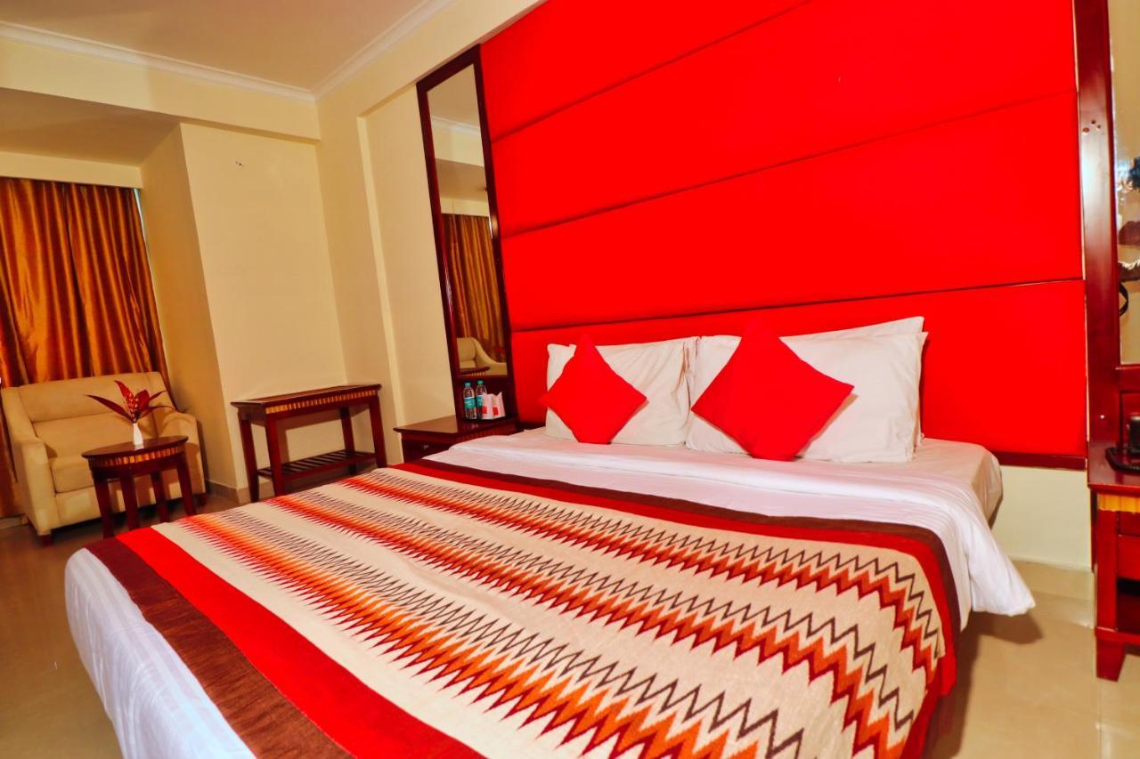 Crestmont Ashapurna Jaipur, Banipark Hotel Exterior photo