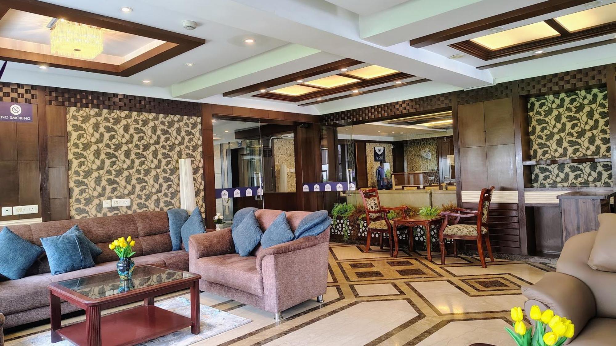 Crestmont Ashapurna Jaipur, Banipark Hotel Exterior photo