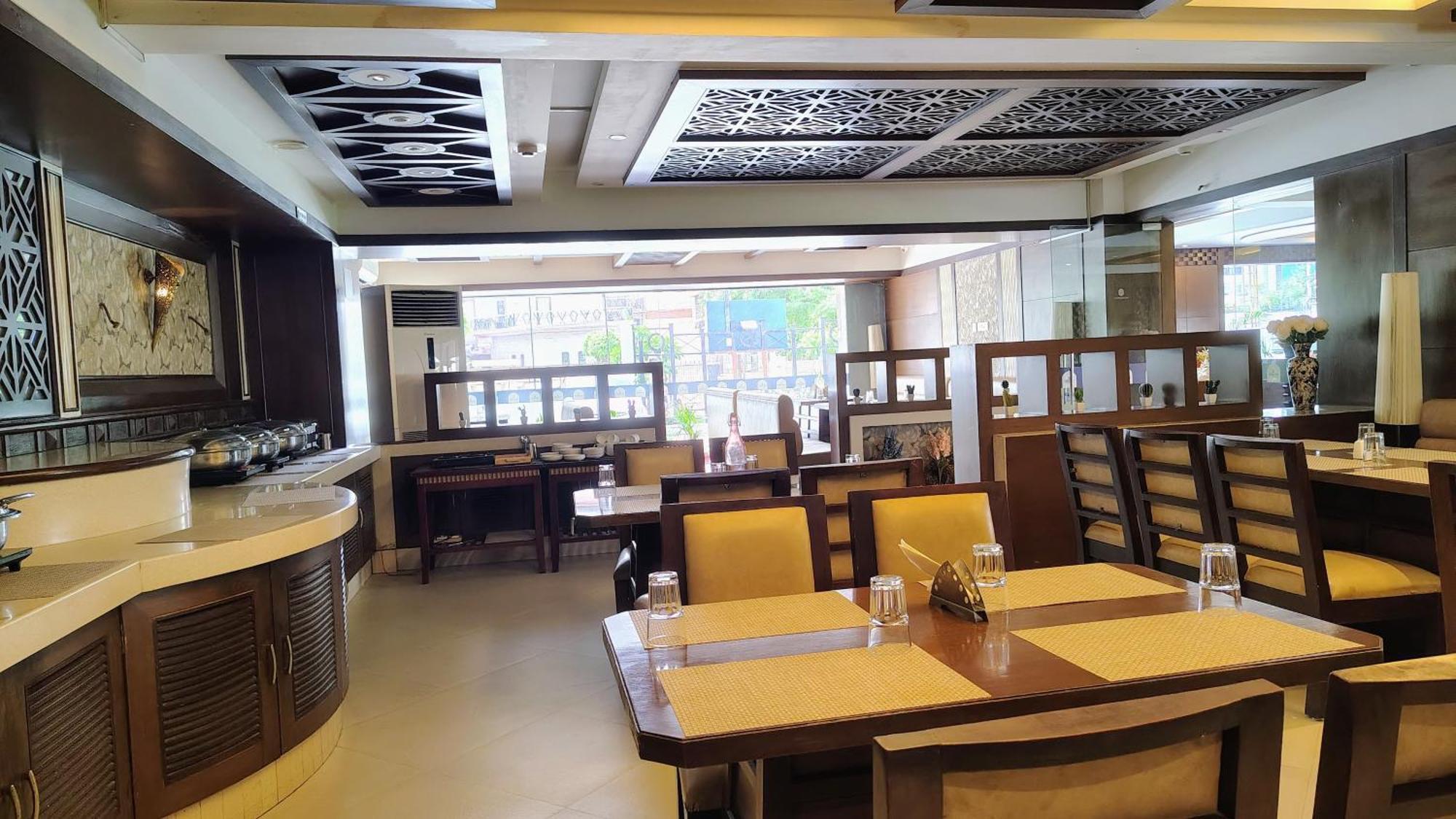 Crestmont Ashapurna Jaipur, Banipark Hotel Exterior photo