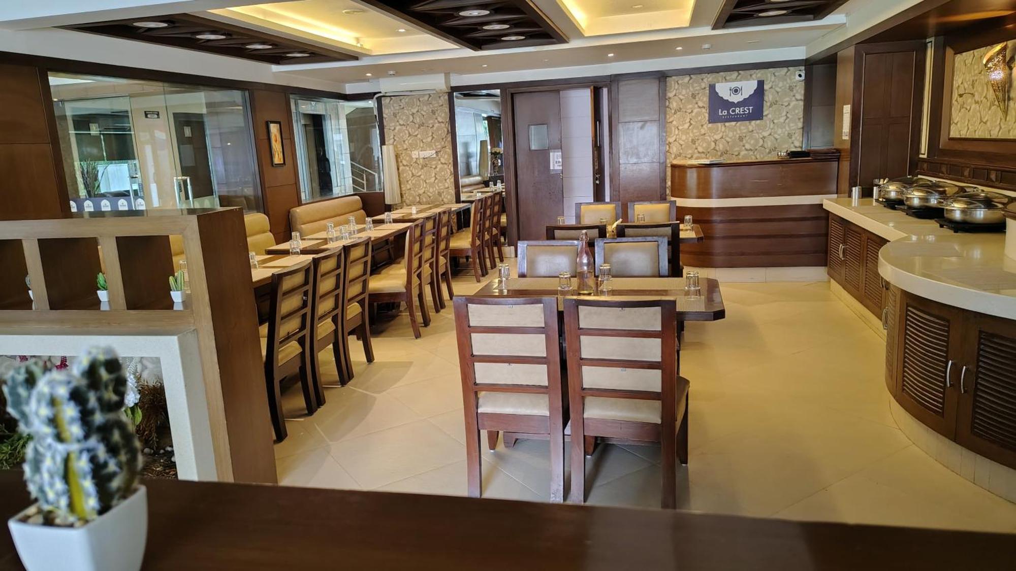 Crestmont Ashapurna Jaipur, Banipark Hotel Exterior photo