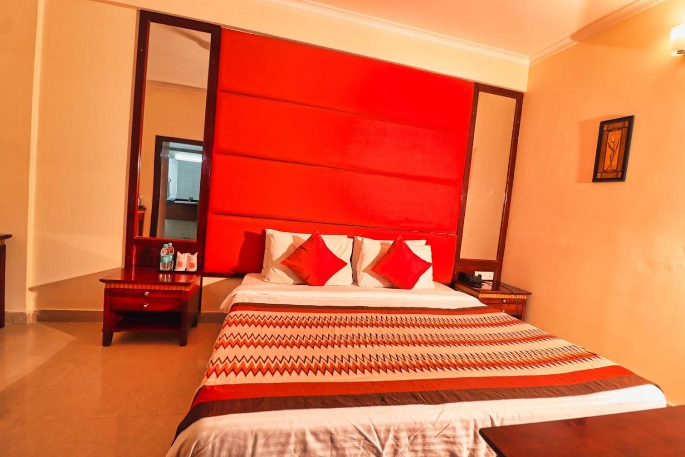 Crestmont Ashapurna Jaipur, Banipark Hotel Exterior photo